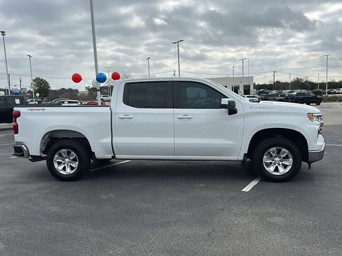 Used 2022 Chevrolet Silverado 1500 LT image 9