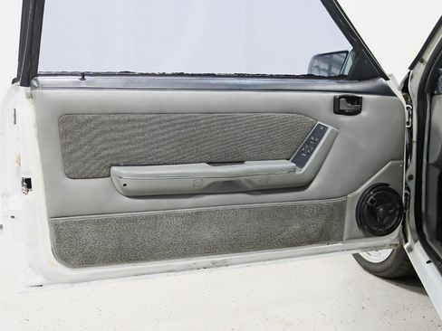 Used 1989 Ford Mustang LX RWD image 23