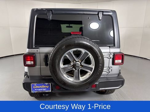 Used 2021 Jeep Wrangler Unlimited Sahara AWD/4WD image 9