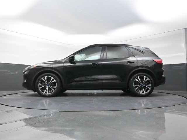 Used 2021 Ford Escape SE w/ SE Sport Appearance Package FWD image 34
