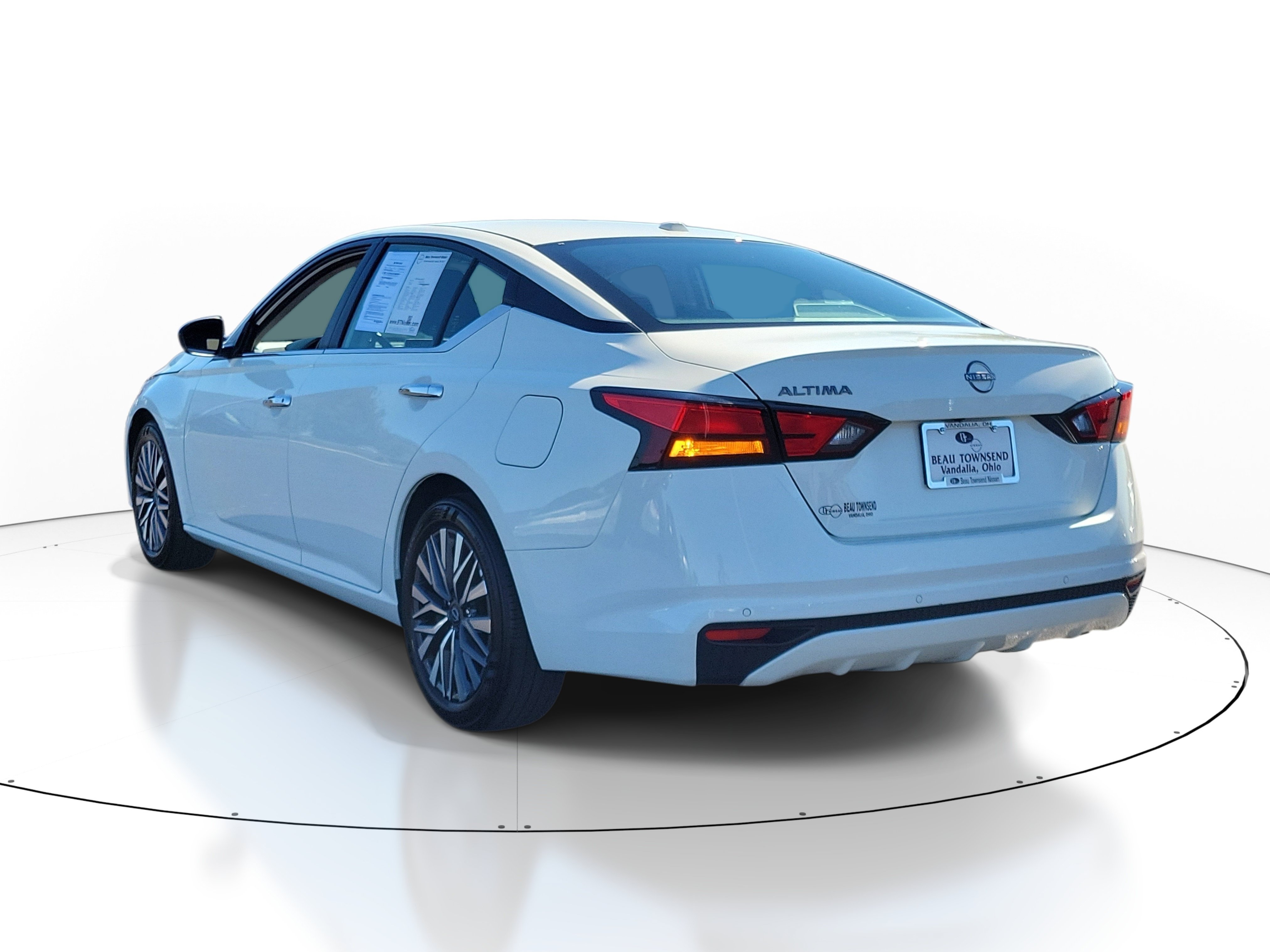 Certified 2025 Nissan Altima 2.5 SV FWD image 3