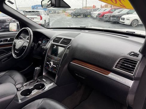 Used 2017 Ford Explorer Limited w/ Equipment Group 301A AWD/4WD image 56