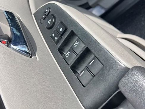 Used 2015 Honda Odyssey EX-L image 29
