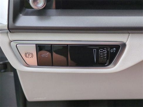 New 2026 Cadillac Vistiq Luxury image 18