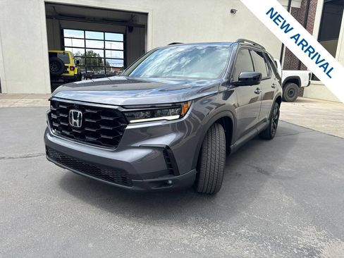 Used 2025 Honda Pilot Black Edition image 3