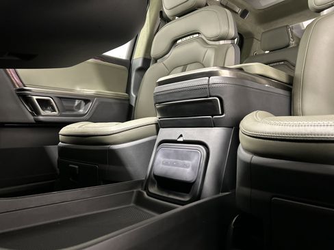 Used 2022 Rivian R1S Launch Edition AWD/4WD image 32