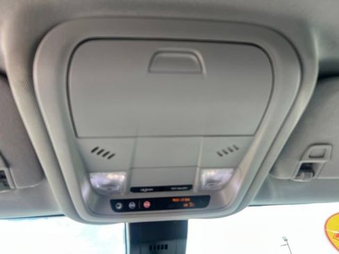Used 2022 Chevrolet Equinox LT AWD/4WD image 10