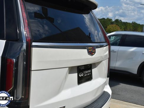 Used 2021 Cadillac Escalade ESV Premium Luxury w/ LPO, Illumination Package image 15