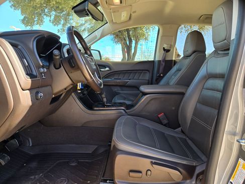 Certified 2021 GMC Canyon Denali image 9