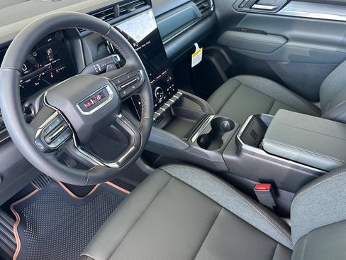 New 2026 GMC Terrain AT4 w/ Technology Package II AWD/4WD image 8