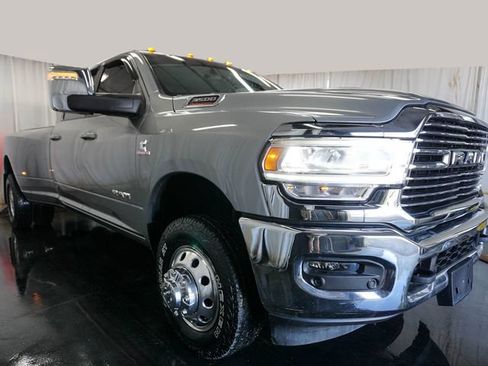 Used 2024 RAM 3500 Laramie AWD/4WD image 2