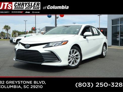Used 2024 Toyota Camry LE image 1