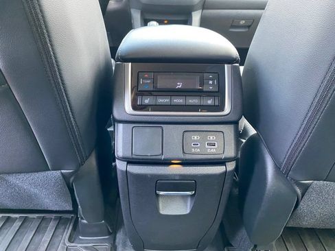 Used 2024 Subaru Ascent Limited AWD/4WD image 33