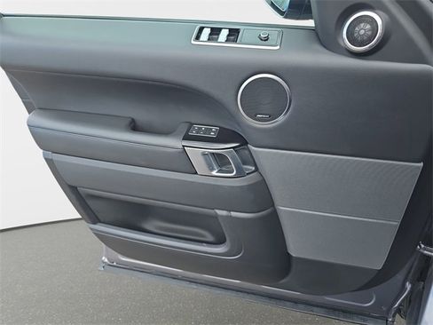 Used 2021 Land Rover Range Rover Sport HSE image 30