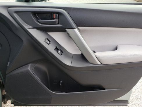 Used 2014 Subaru Forester 2.5i Premium w/ All-Weather Package image 19