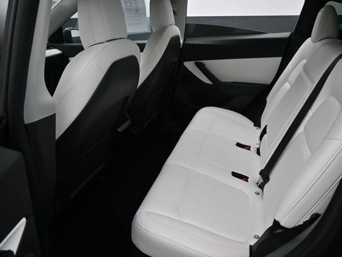Used 2021 Tesla Model Y 2WD image 26