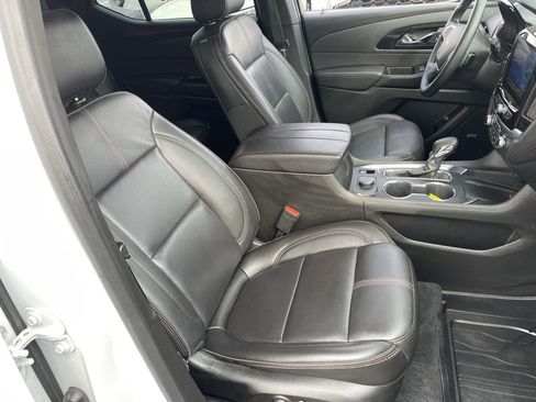Used 2023 Chevrolet Traverse RS w/ LPO, Floor Liner Package image 28