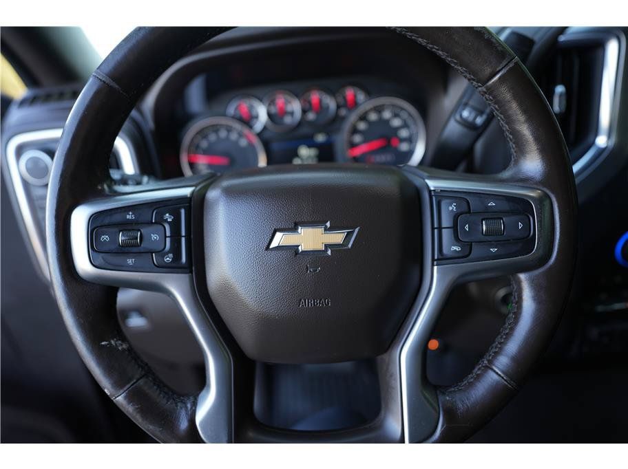 Used 2019 Chevrolet Silverado 1500 LT w/ Convenience Package AWD/4WD image 18
