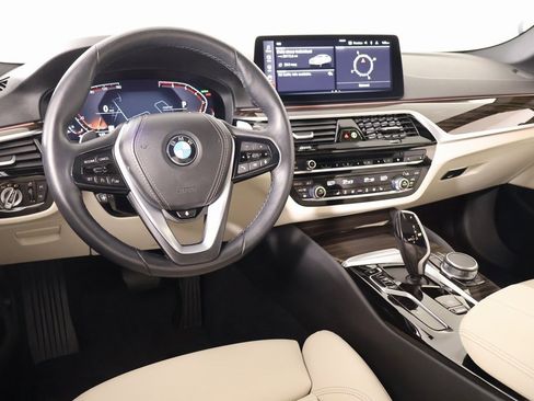 Certified 2023 BMW 530i xDrive w/ Premium Package image 2