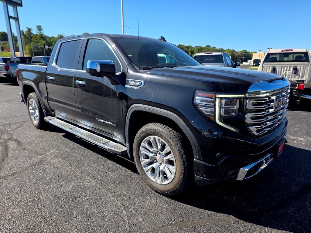 Used 2025 GMC Sierra 1500 Denali AWD/4WD image 2