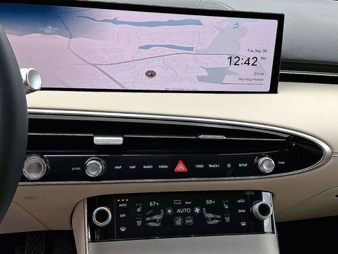 New 2026 Genesis GV70 2.5T Advanced image 17