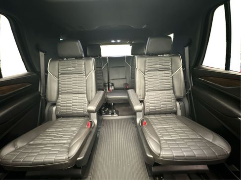 Certified 2023 Cadillac Escalade Sport Platinum w/ LPO, Floor Liner Package AWD/4WD image 15