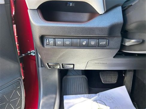 Used 2025 Toyota RAV4 Limited image 24