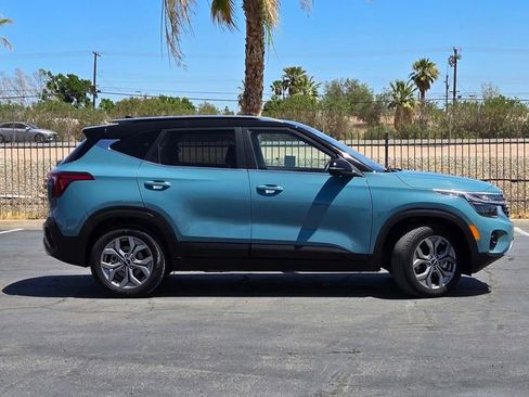Used 2024 Kia Seltos S AWD/4WD image 3