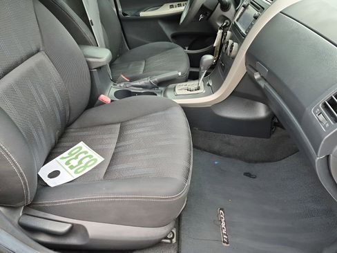 Used 2013 Toyota Corolla S image 16