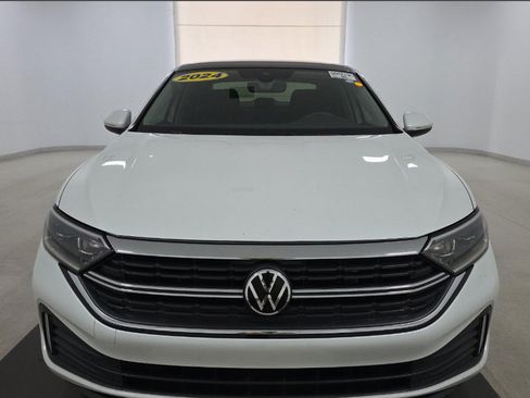 Used 2024 Volkswagen Jetta SEL FWD image 3