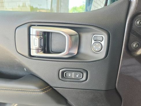 Used 2025 Jeep Wrangler Unlimited Sahara w/ Safety Group AWD/4WD image 37