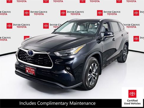 Certified 2024 Toyota Highlander XLE image 1