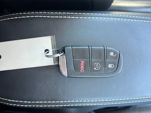 Used 2017 Jeep Renegade Limited AWD/4WD image 26
