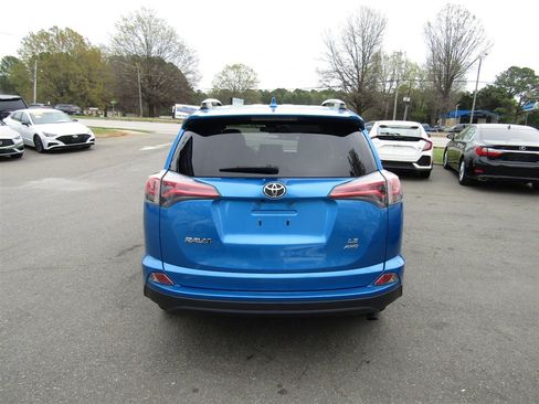 Used 2018 Toyota RAV4 LE w/ All Weather Liner Package image 7