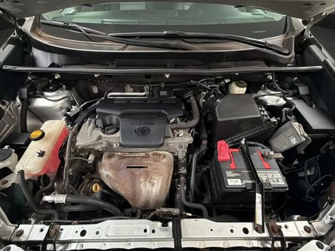 Used 2014 Toyota RAV4 LE AWD/4WD image 22