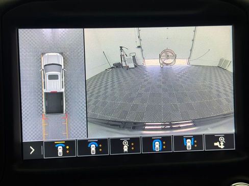 Used 2019 GMC Sierra 1500 AT4 w/ Off Road Performance Package AWD/4WD image 4