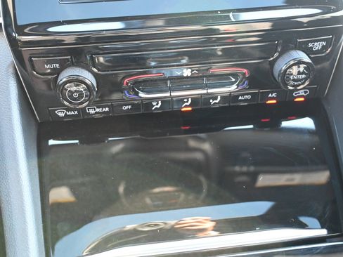 New 2025 Jeep Grand Cherokee L Laredo image 15