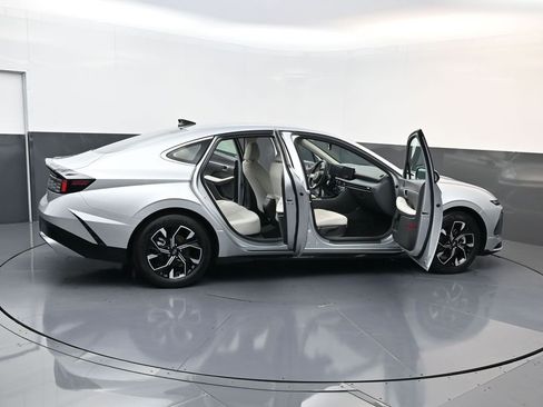 Certified 2025 Hyundai Sonata SEL image 20