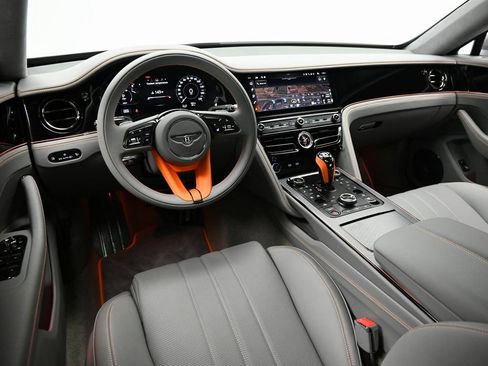 Used 2025 Bentley Flying Spur Plug-In Hybrid AWD/4WD image 11
