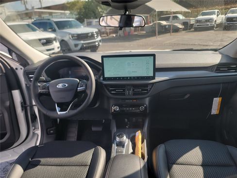 New 2026 Ford Escape SE image 15