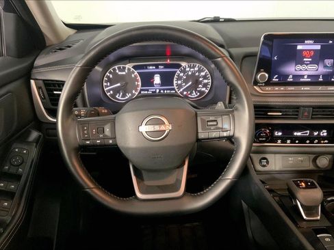 Used 2025 Nissan Rogue SV FWD image 5