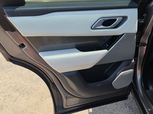 Used 2018 Land Rover Range Rover Velar S AWD/4WD image 19
