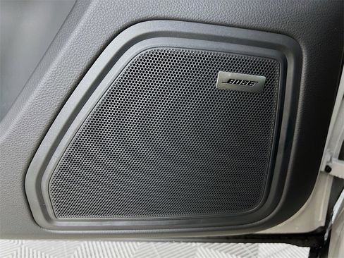 New 2026 Porsche Macan image 21