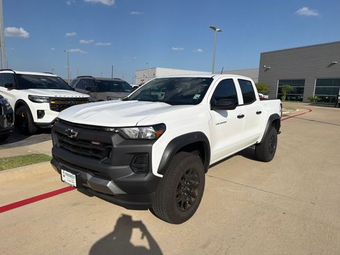 Used 2026 Chevrolet Colorado Trail Boss AWD/4WD image 3