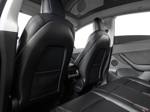 Used 2022 Tesla Model Y Performance image 19