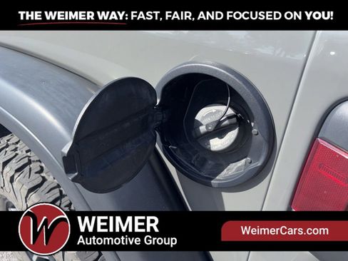 Used 2021 Jeep Wrangler Unlimited Rubicon AWD/4WD image 8
