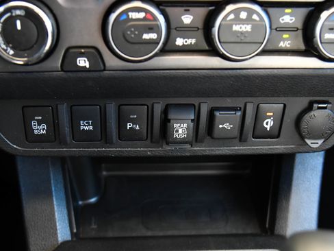 Used 2023 Toyota Tacoma TRD Off-Road w/ Technology Package image 24