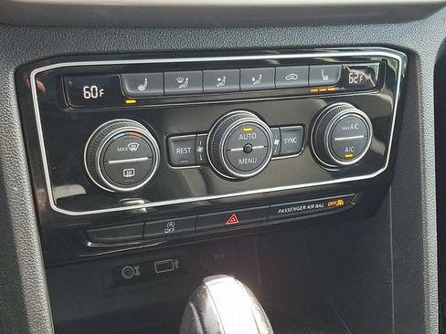 Used 2018 Volkswagen Atlas SEL AWD/4WD image 17
