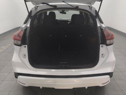 Used 2021 Nissan Kicks SV FWD image 29