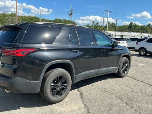 Used 2023 Chevrolet Traverse LT w/ Midnight/Sport Edition AWD/4WD image 4